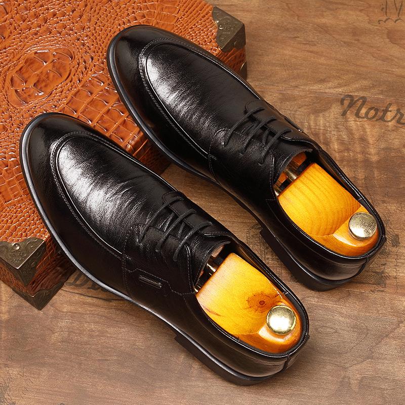 

Кожаная обувь Мужская нарядная Гонконгский стиль Ручная работа Британский стиль Мужская обувь Тренд Лучший человек Жених Свадебная обувь 2025 37