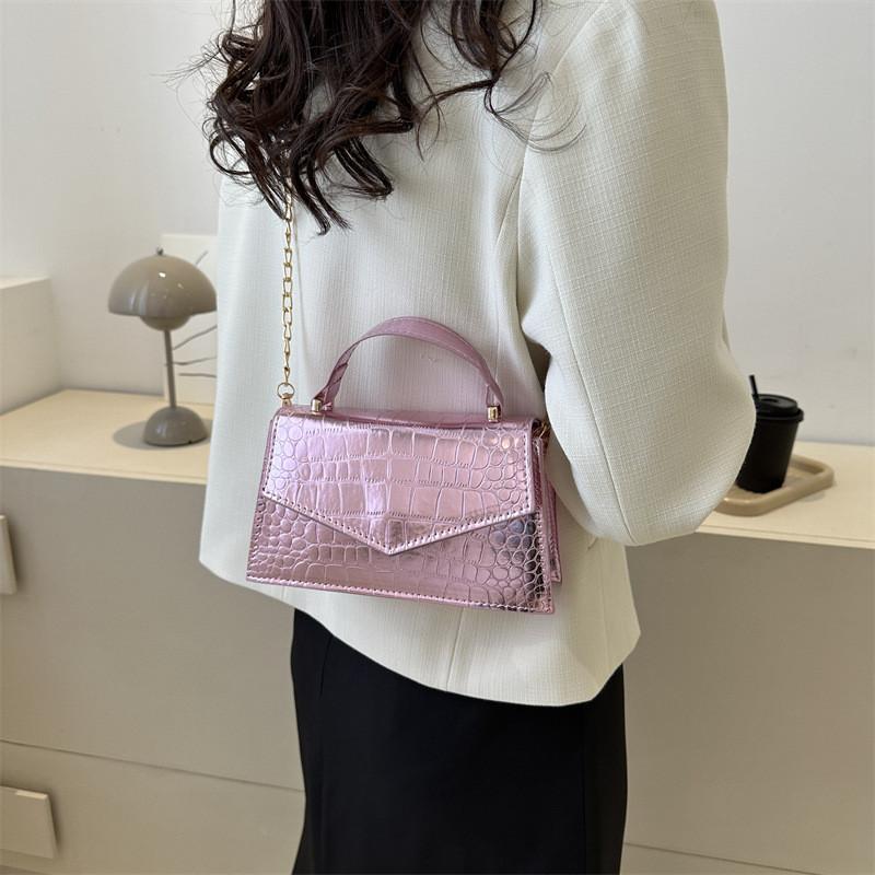 Fashionable Retro Crossbody Bag With Soft Structure Ideal For Everyday Use And Casual Events