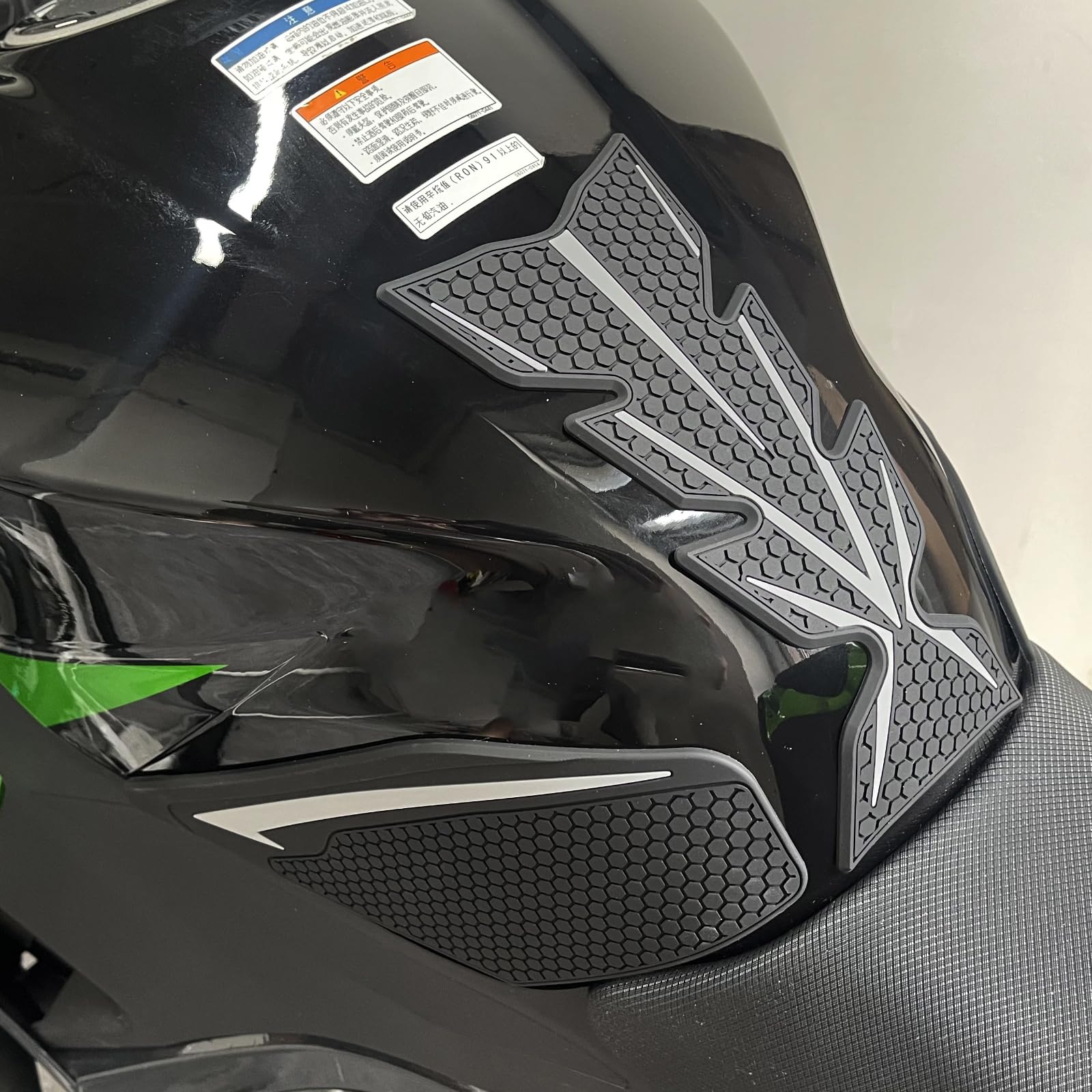 BYEMTTY 3D Тракпад на бак для Ninja 400 (2018-2024 гг.), Ниндзя 250 (2019-2024 гг.), Z250 (2019-2024 гг.), и Z400 (2018-2024 гг.) Бак Pad (желтый)