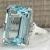 Nuovo Anello da Donna Hyperbole per Festa Cocktail Con Enorme Zircone Cubico Azzurro Montatura a Griffa Regalo di San Valentino per Moglie