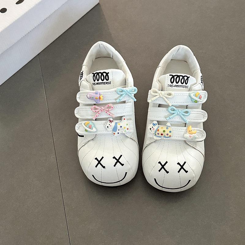 Velcro versatile sports board shoes bread shoes cartoon cute butterfly accessories little white shoes women's 2025 summer new