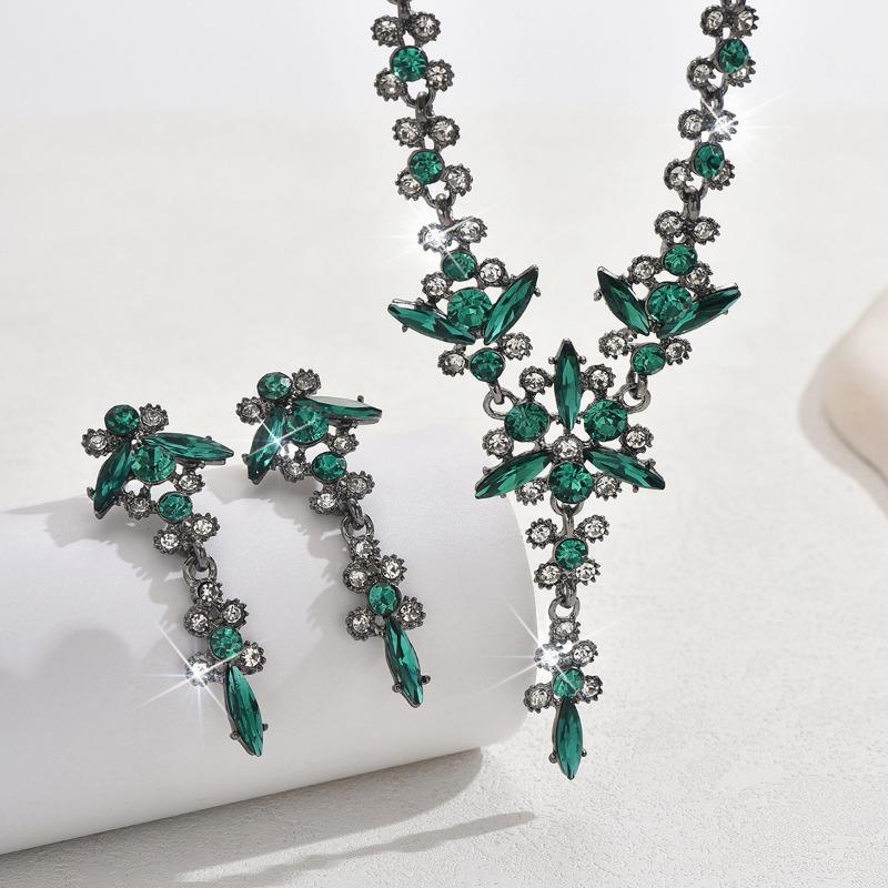 BLINGBAY Women's Jewelry Set Fairycore Romantic Wedding Bridal Accessories Retro Rhinestones Elegant Necklace Earrings Set Women's Modern Jewelry Gift