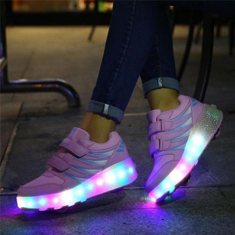 Chaussures LED de Qualité Premium avec Roues Patins à Roulettes Lumineux en Maille Baskets Homme Femme