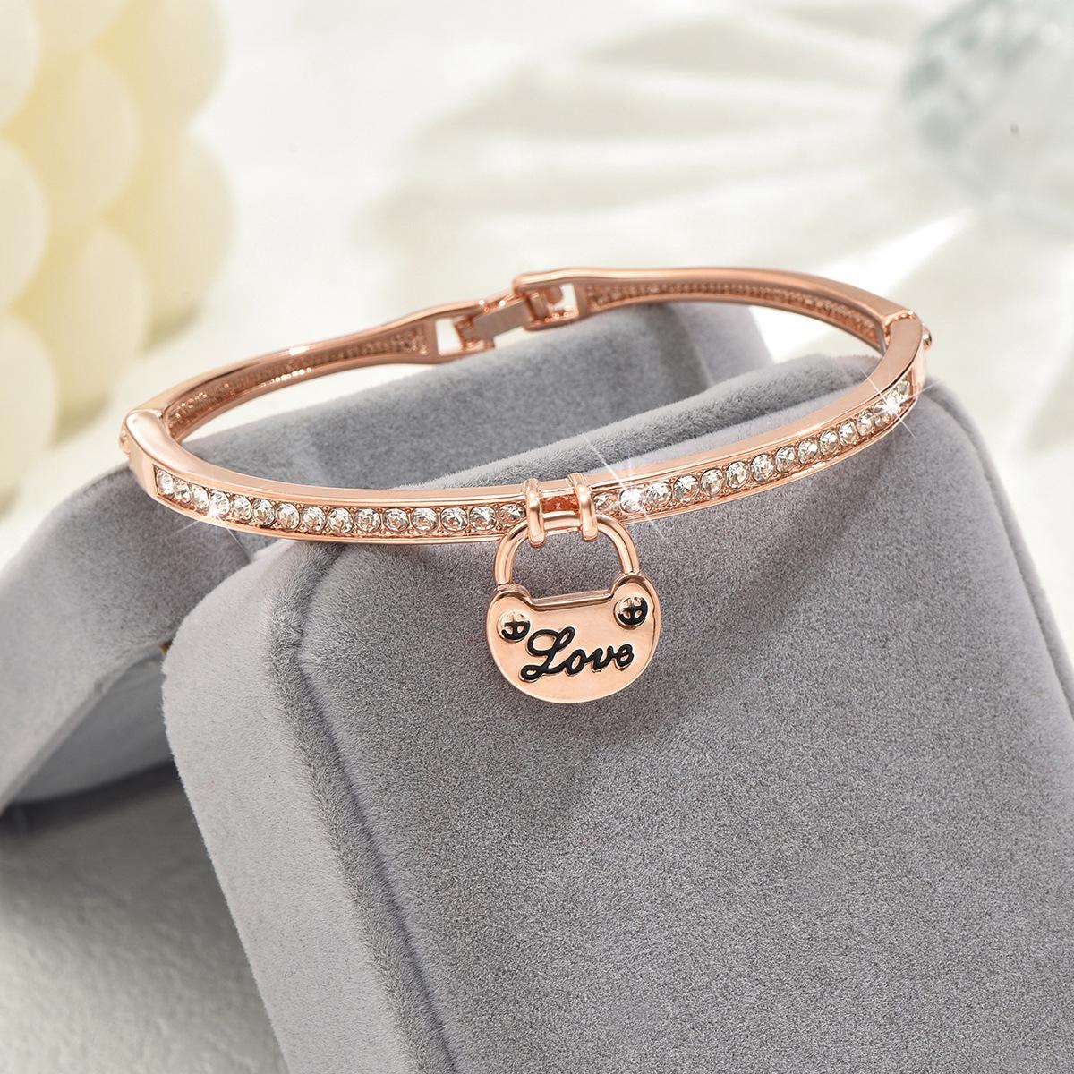 

Fashion Fashion Three-Color Lock Cylinder Heart Bracelet College Style Women S Bracelet Alloy Jewelry