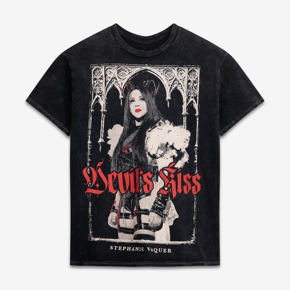 Stephanie Vaquer Gothic Wrestling Graphic T-Shirt Medieval Vintage Unisex Tee