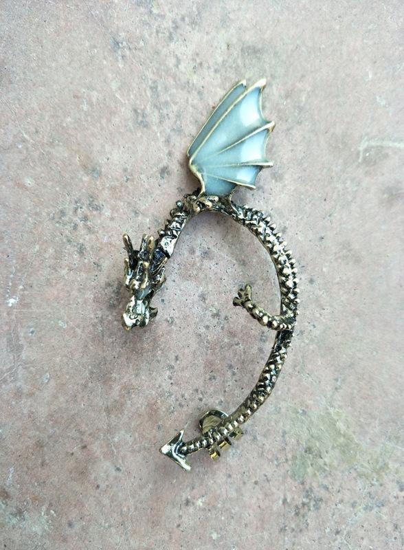 Dinosaur Dragon Luminous Bead Ear Clip: Unisex Punk Earring with Flying Dragon Design, European and American Style
