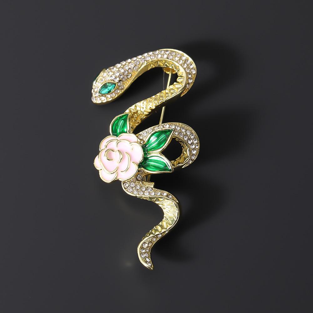 Rose and Snake Niche Design Green Leaf Brooch Luxury Exquisite Suit Accessories