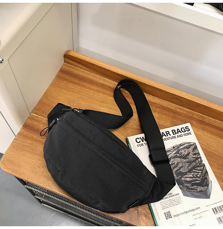 

New personalized casual mobile phone fanny pack trendy sports breast bag female aesthetic simple messenger bag чорний