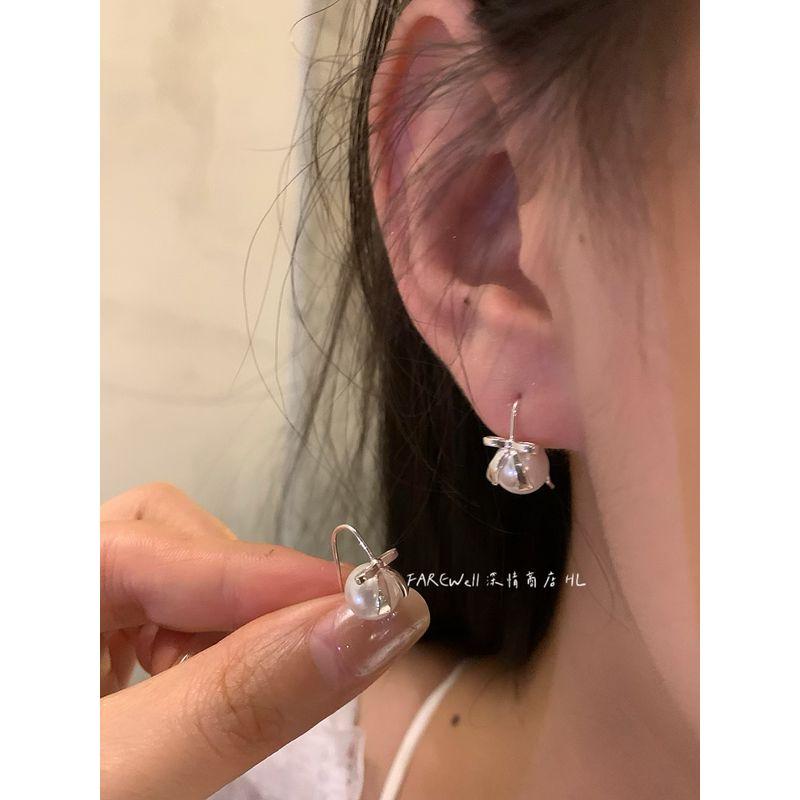 

Unique Design 925 Bows Earrings Classy Accessible Luxury Sweet Temperamental Minority Earrings Ear Studs Ins2024 New Arrival Bows Pearl Ear Hook Earrings