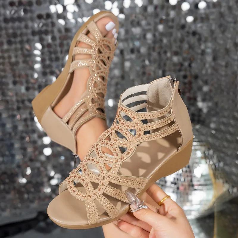 

Мода 2025 Новые Туфли для мам из мягкой кожи Модная верхняя одежда Женские сандалии с мягкой подошвой и полым верхом 35 хаки