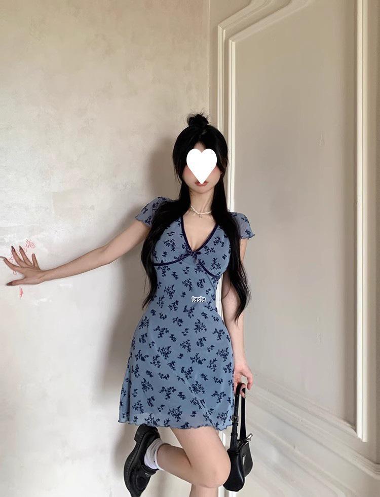 Rochie Scurtă A-Linie Florală Retro cu Decolteu în V Subțire pentru Femei 2025