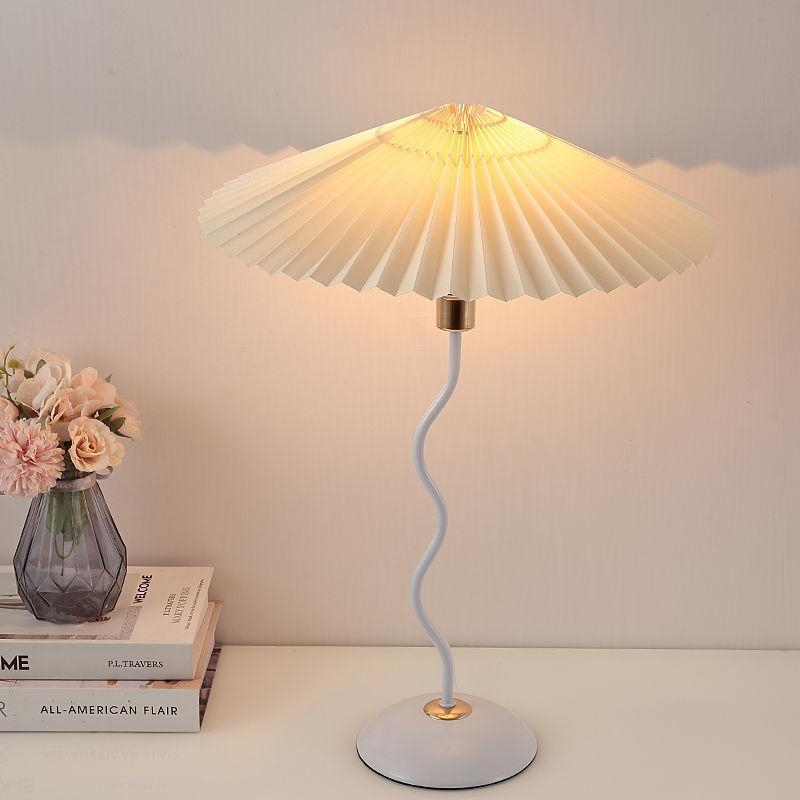 Danish Designer Vintage Retro Pleats Table Lamp Nordic Led Lights Bedside Desk Beside The Sofa Atmosphere Desk Lamp Room Decor