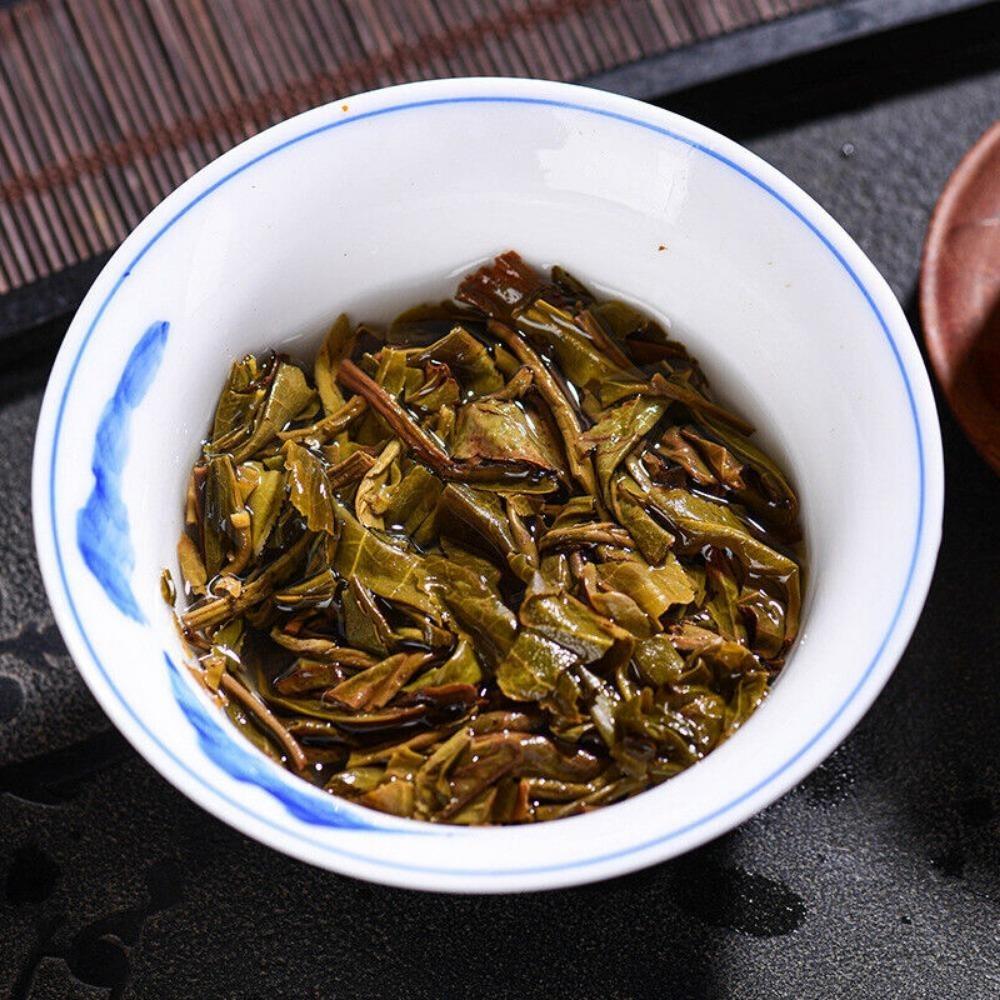 Ceai Pu-erh Sheng din Yunnan Frunză Mare Copac Bătrân Tort de 357g - Copac Mare 7 Bucăți