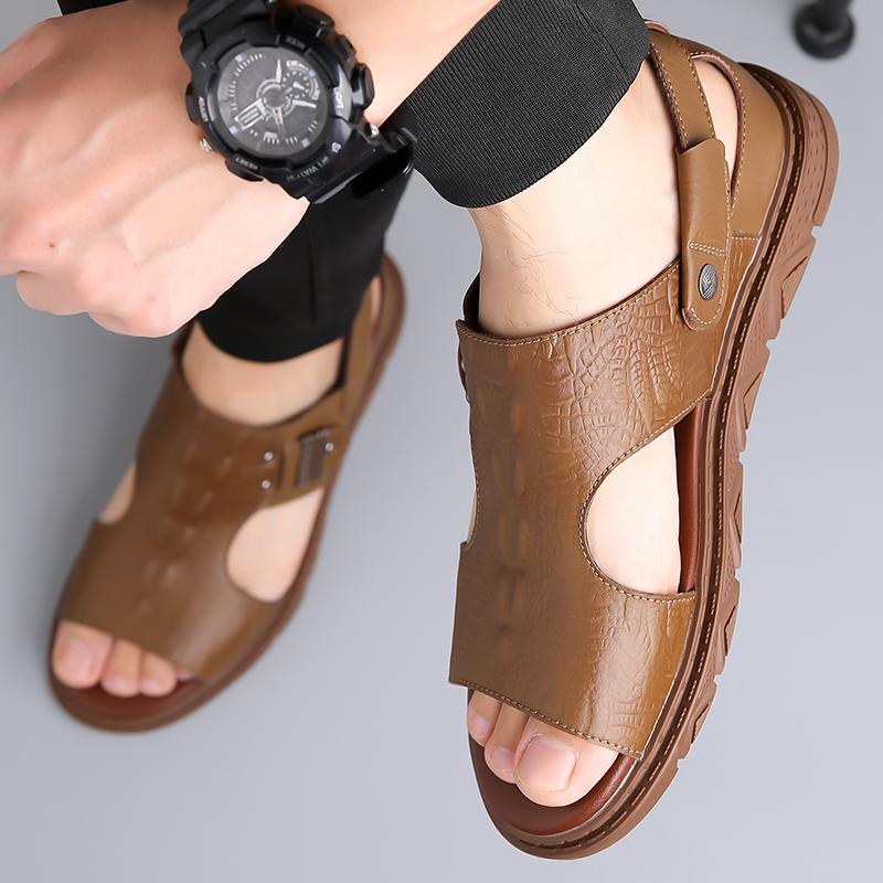 Fashion 2025 Summer Casual Sandals Mens Hollow Breathable Leather Sandals Fashion Casual Designer Shoes Male Solid Color Business Shoes