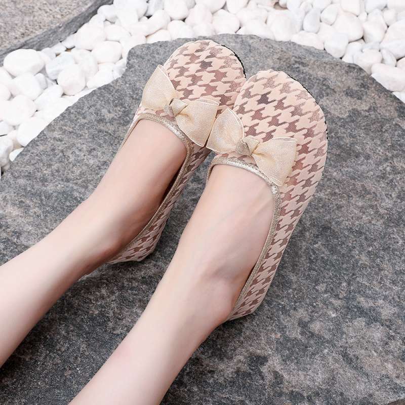 Summer sandals women's single shoes soft sole breathable lace shallow mouth versatile women's shoes comfortable flat bottom casual mother shoes mesh