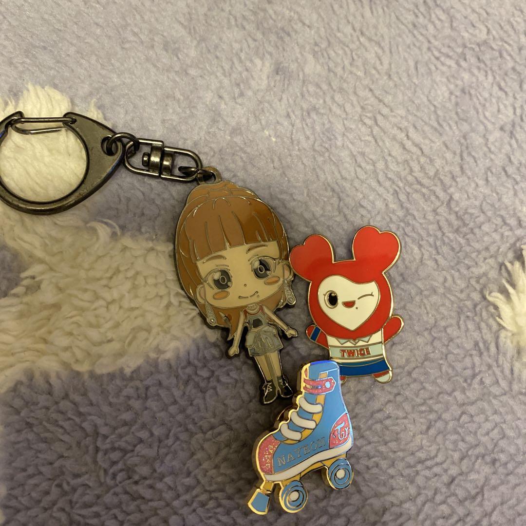 

[USED] TWICE Pins Chaeyoung Nayeon
