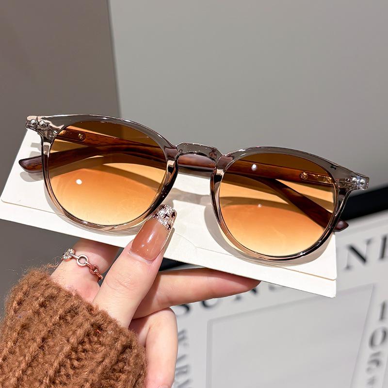 Fashion Round Fra1me Sunglasses Women's Men's Retro Sunshade UV Sun Glasses Wood-grain Temples Trend Outdoor Travel Eyewear