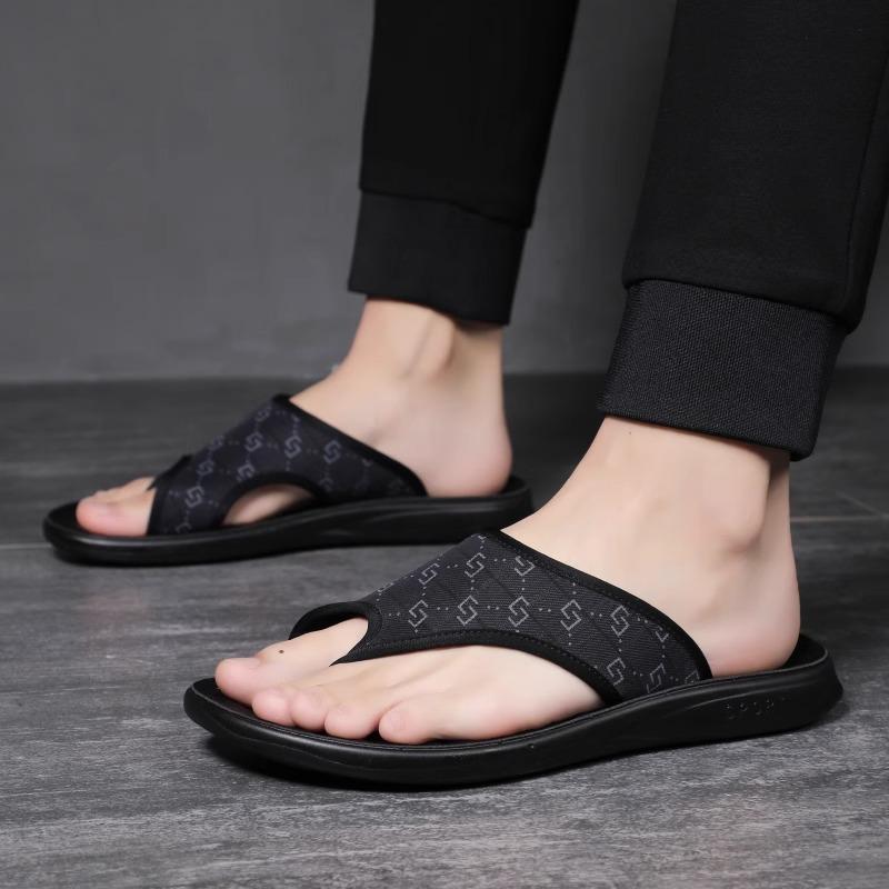 New Sandals Men's Slippers Waterproof and Non-slip Men's Beach Shoes Sandals Sandals Outer Wear Summer Internet Celebrity Foot Pinch Korean Version