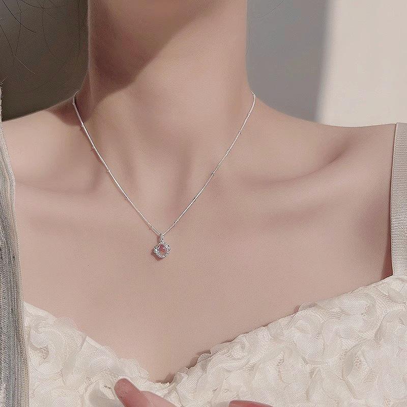 S925 Moonstone Flower Necklace - Women's Fashion, Light Luxury, Elegant Collarbone Chain