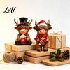 Niedliche Tier-Schreibtischdekorationen 2 Stück Weihnachten Hochlandrind-Figuren Harz Weihnachtsmann-Rentierkuh mit Hut Festlicher Kälber-Figur für Tisch Heiße Schokolade,