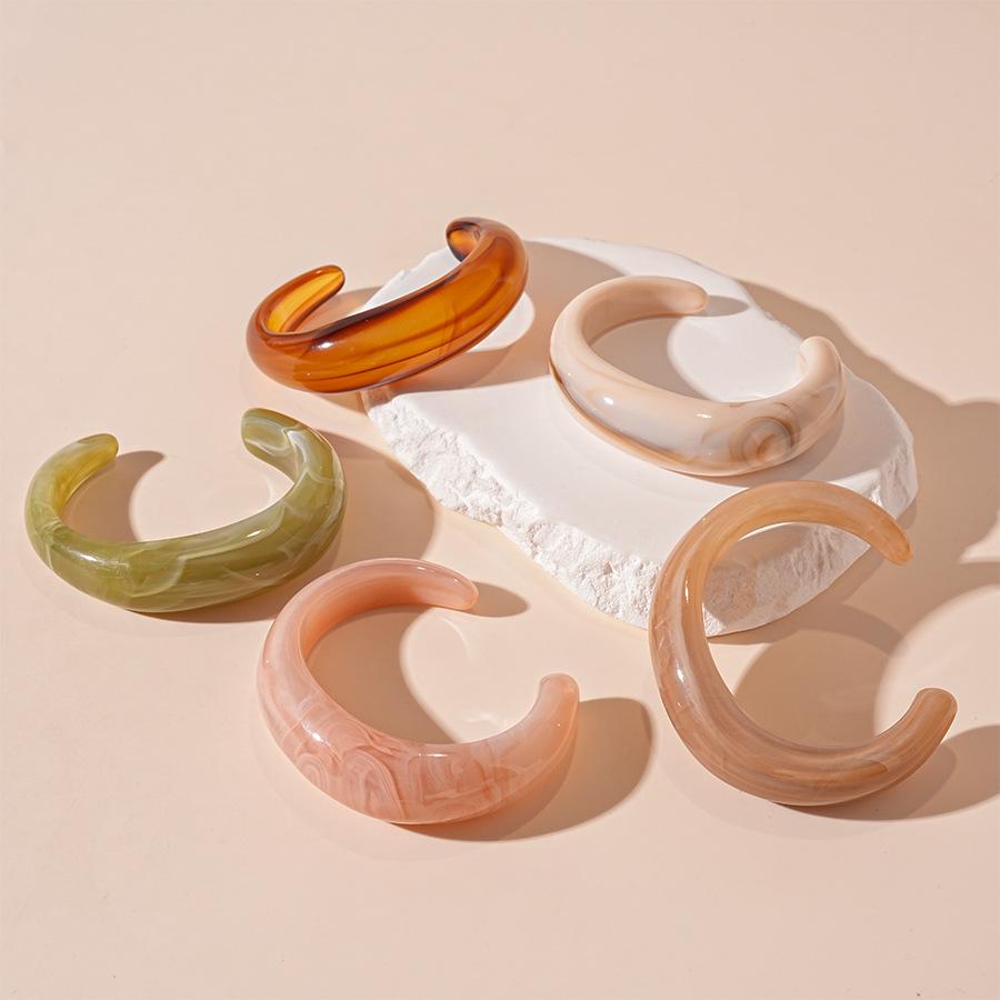 Retro Gradient Acrylic Geometric Open Bangle - Minimalist Candy Color High-End Women's Jewelry