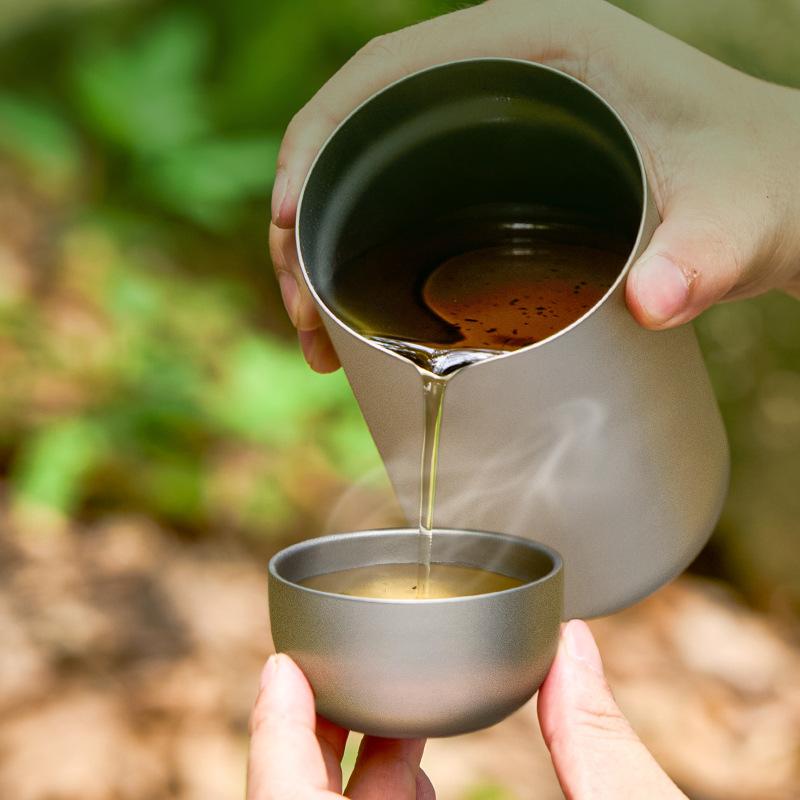 D5 Čistý titan Dvouvrstvý Malý Čajový Šálek Káva pro Venkovní Kempování Kávový a Čajový Nádobí Set Varný Čajový Šálek 50ML Konvička