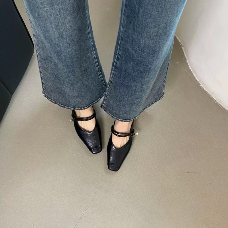 

Модная летняя обувь на плоской подошве женская с острым носком с ремешком на пятке роскошного качества из замшевой кожи обувь для ходьбы женская с бусинами на шнуровке сандалии для подиума женские 35 чёрный