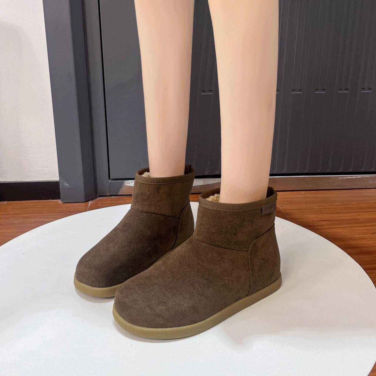 

Замшевые балетки женские ботильоны для снега модные теплые плюшевые хлопковые туфли на низком каблуке прогулочные ботинки женские 2025 трендовые ботинки Chelsea Femme 40