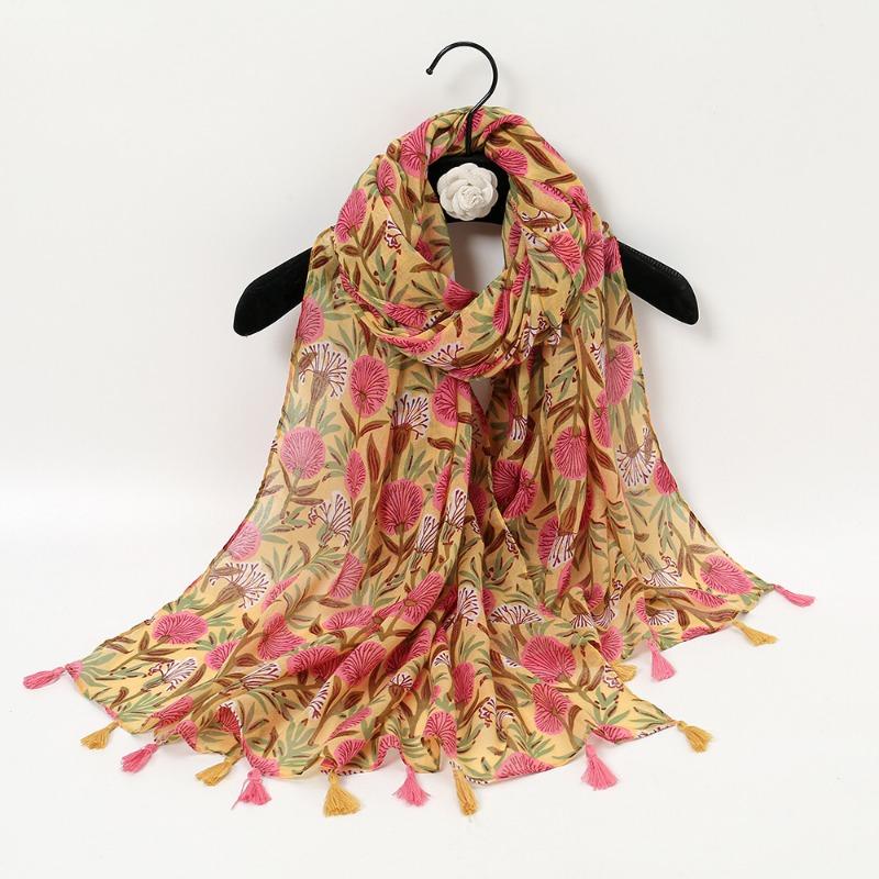 Spring and Autumn New Bali Yarn Tassel Retro Printed Geometric Scarf Versatile Fashion Travel Sunscreen Shawl Silk Scarf Women