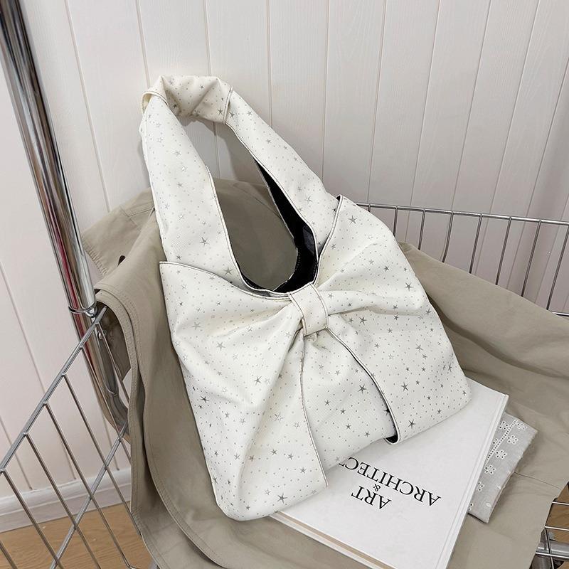 Korean version of large-capacity new star trend female leisure personality college students commute in class shoulder armpit bag