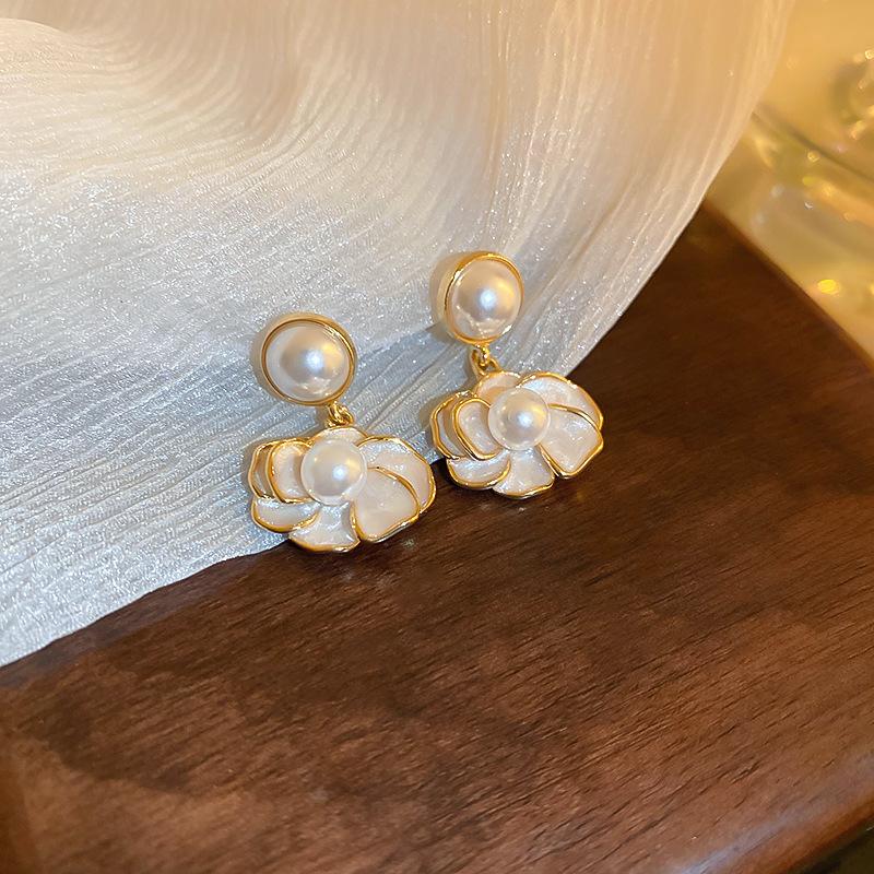 Medieval Vintage Dripping Oil Flower Earrings Retro Niche High-end Earrings Light Luxury Versatile Temperament Earrings Women