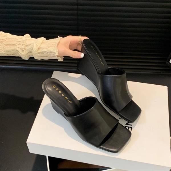 Fashion Slippers Women Summer Shoes Slides Heeled Mules Fashion Square Toe Platform Pantofle High Luxury Soft 2025 Concise Pumps
