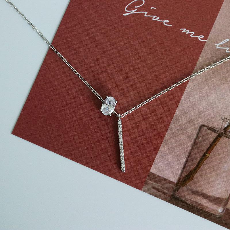 Personalized Design Diamond-inlaid Pendant Necklace Simple Temperament Light Luxury Niche Collarbone Chain