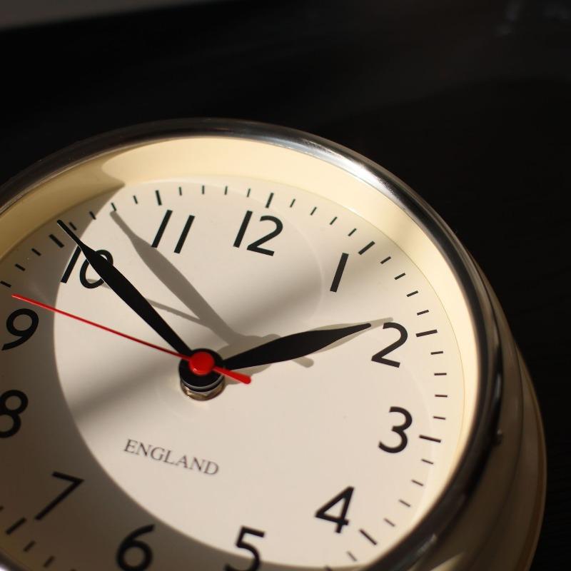 Nordic Minimalist Wall Clock Silent Wall Clocks Living Room Bedroom Watch Aesthetic Luxury Interior Clock Home and Decoration
