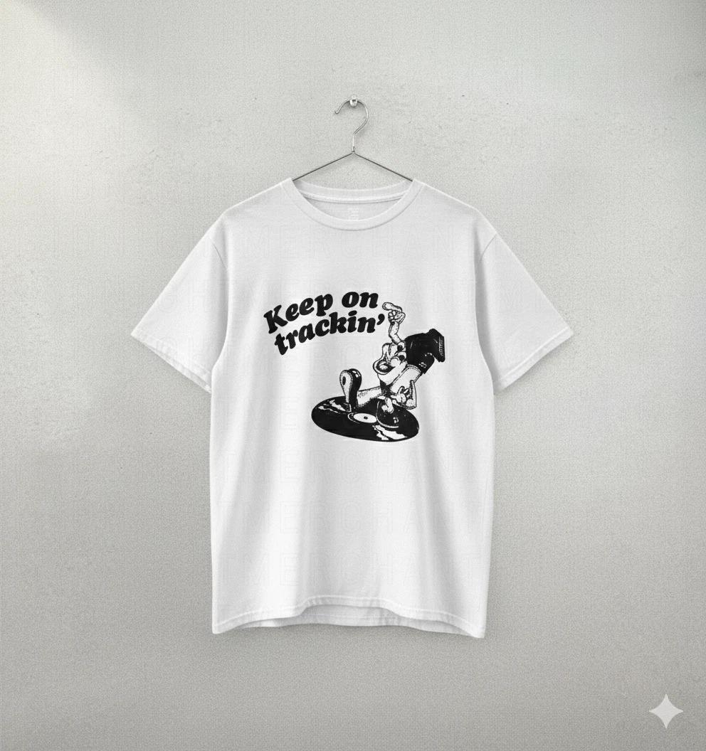 Unisex Adult Funny Graphic Keep On Trackin’ Fny DJ Vinyl Record Gra... XXL