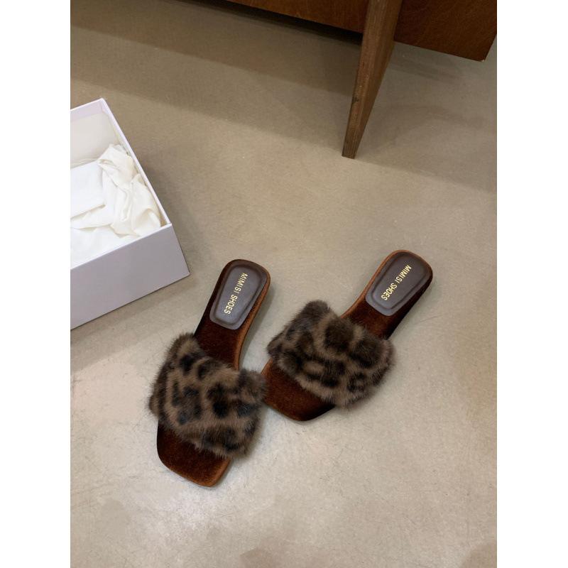 French Evening Breeze with Fluffy Slippers for Women's Wear 2025 Spring and Autumn New Imitation Mink Hair Low-heeled Sandals