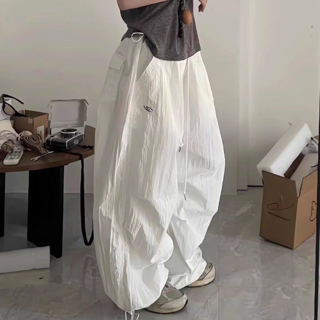 

2025 Autumn Women s High-Waisted Quick-Dry Cargo Pants | Loose, Textured, Wide-Leg Style for a Casual Look L білий