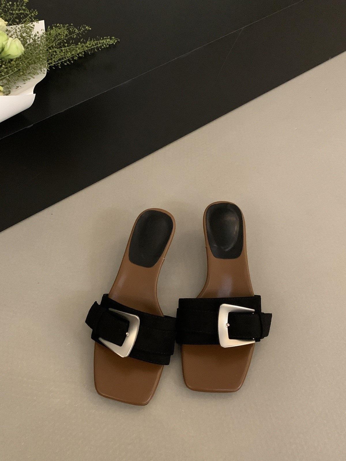 

French high heels one-word slippers fairy shoes wear 2025 new summer with skirt temperament sandals 35 чёрный