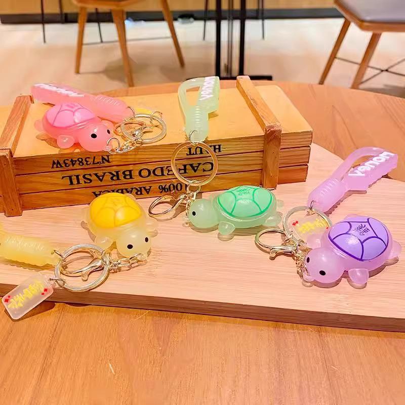 Internet Celebrity Silicone Turtle Couple Keychain - Cute Cartoon Bag Charm & Creative Backpack Pendant