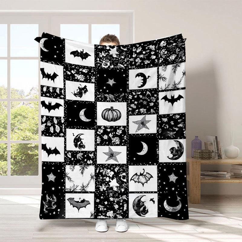 Warm Halloween Flannel Blanket - Cartoon Ghost & Pumpkin Design