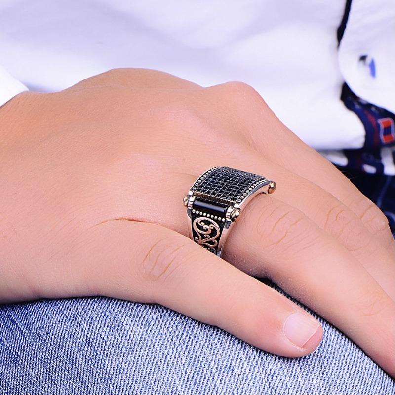 Luxury Classical Inlaid with Black Stone Black Color Square Men Rings Fashion Party Rings Jewelry