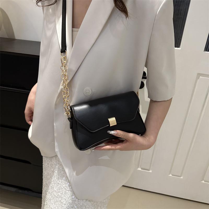Summer 2024 Fashionable Chain Shoulder Bag With Lock Buckle Small Square Bag
