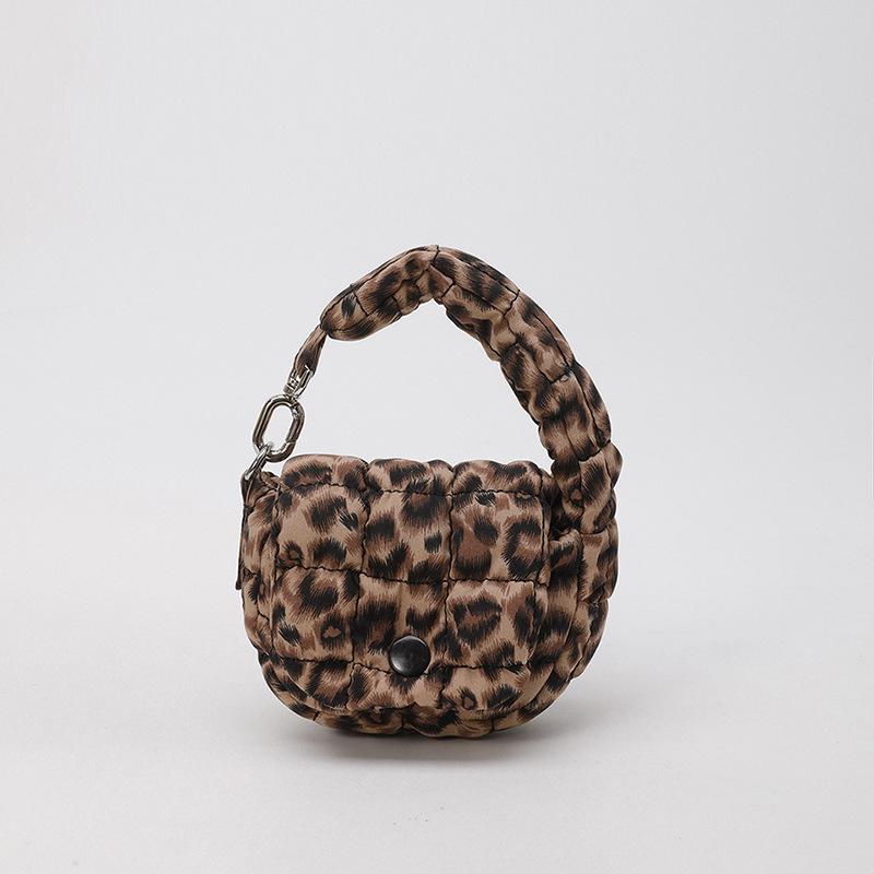 Trendy Pleated Cloud Handbag: Chic, Mini, Versatile Accessory Bag in Fashionable Korean Style