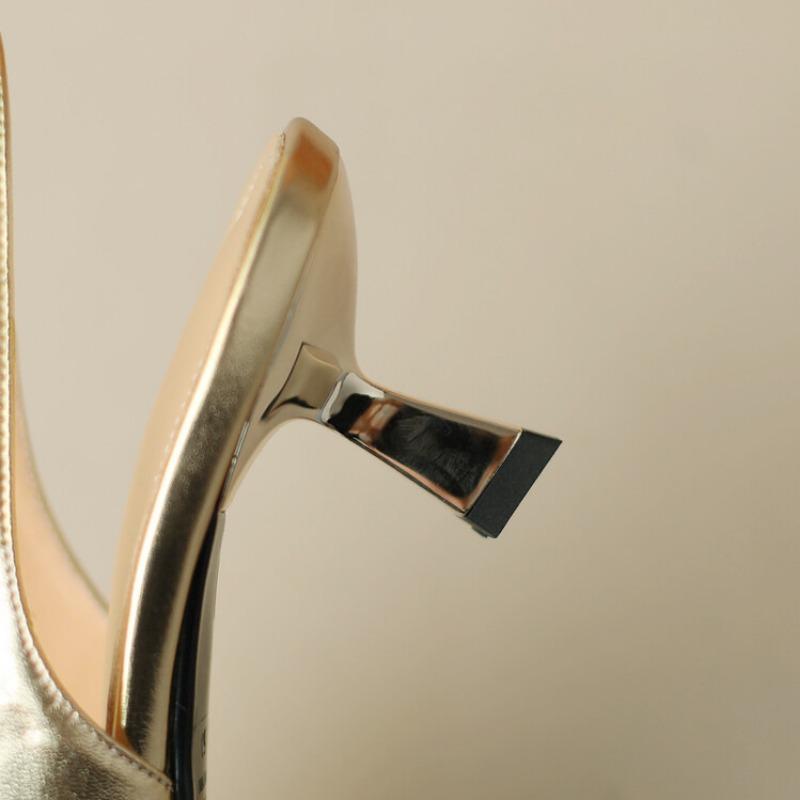 Nové sandály na tenkém podpatku a jednoduché módní vysoké podpatky