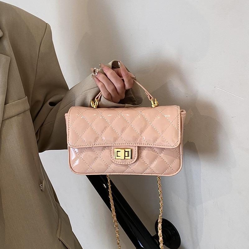 Underarmskedjeväska Ny trendig och fashionabel liten fyrkantig väska Premiumtextur diamant axel budväska