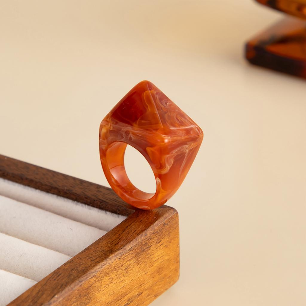 Bague en Résine à Section Géométrique Sensible au Vent, Bague à l'Acrylique Dégradé Tendance Sans Décoloration