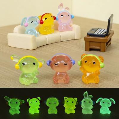Mix 6Pcs Cute Animals Wearing Headphones Luminous Pig Cat Dog Rabbit Figurine Glow In The Dark Mini Statue Resin Crafts Ornament