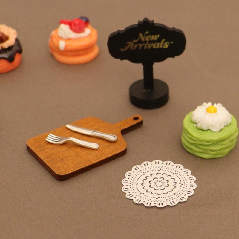 6Pcs/Set Cute Miniature Food Toy Dollhouse Mini Cake Pad Paper Tray Knife And Fork Model For Doll Kitchen Accessories