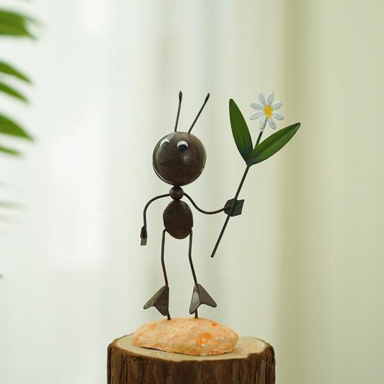 Miniatur-Skulptur Zart Schön Lebendiges Bild Handgemachte Geschenke Eisen Mini Leseameise Dekoration Heimdekoration