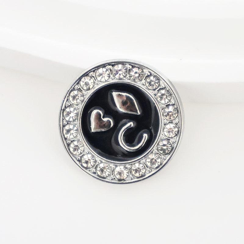 

Пластиковые пуговицы Dot Oil Diamond Belt Diamond Buttons Шерстяное пальто Платье Одежда Декоративные жемчужные пуговицы CC13EYEOVE Black Silver 28L = 18MM